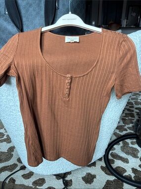 Sezane Cotton Ribbed Short-Sleeve Henley Top - Rust Sz M